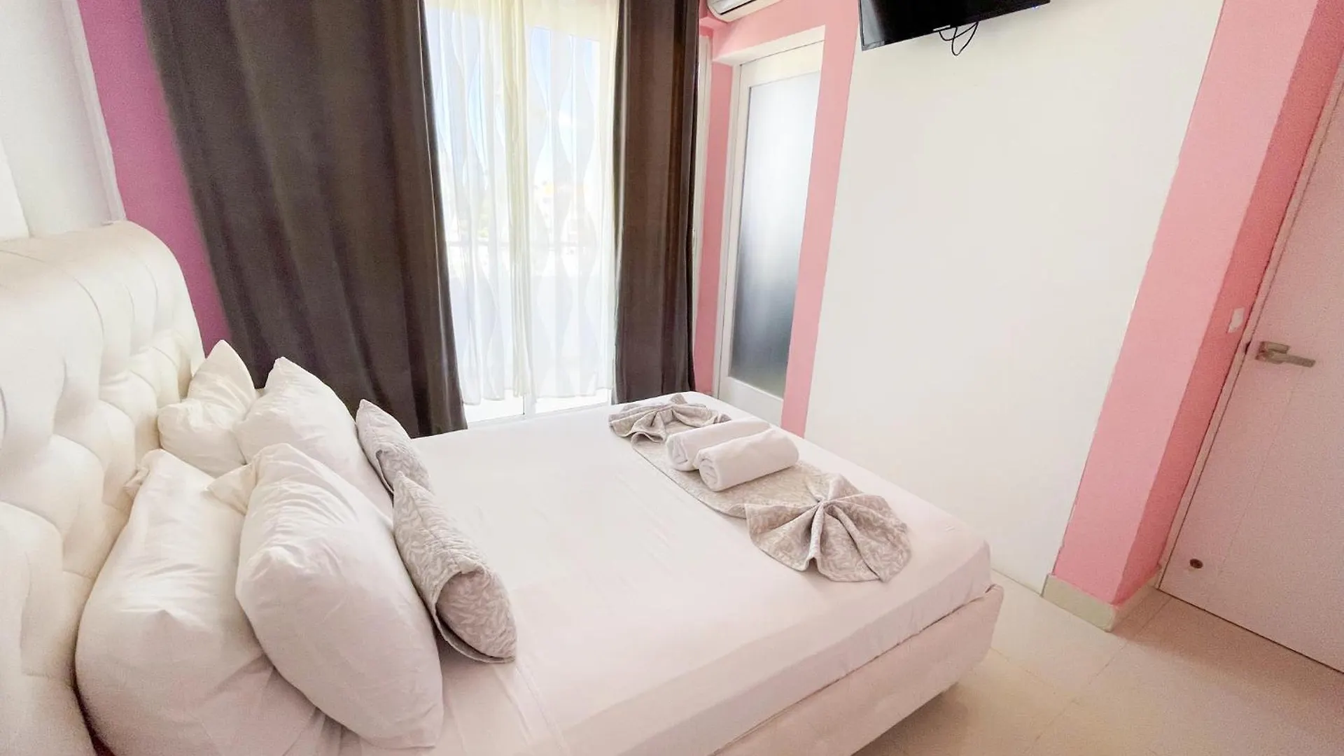 Dukassi Suites Hotel Rooms Beach Bavaro Wifi Parking Rooftop Pool & Spa Punta Cana 5*,