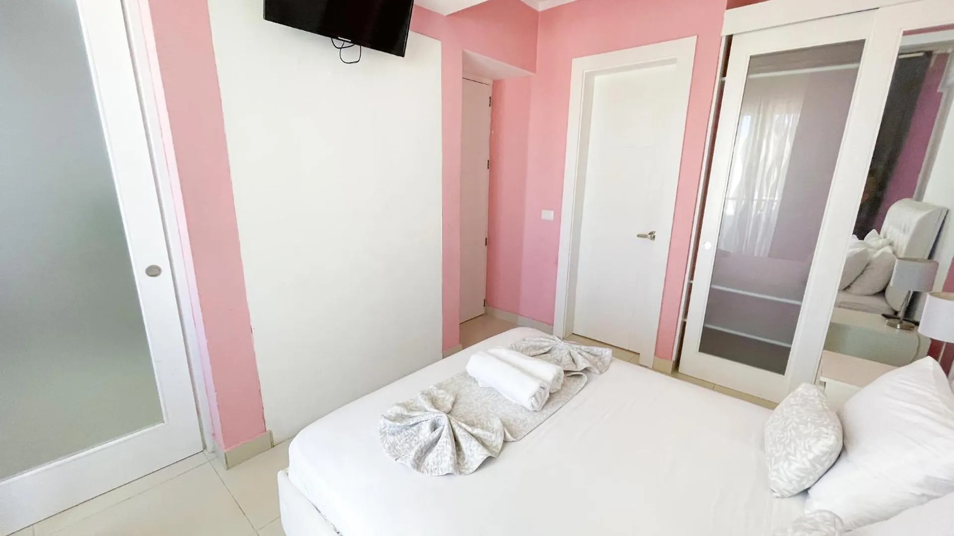Dukassi Suites Hotel Rooms Beach Bavaro Wifi Parking Rooftop Pool & Spa Punta Cana