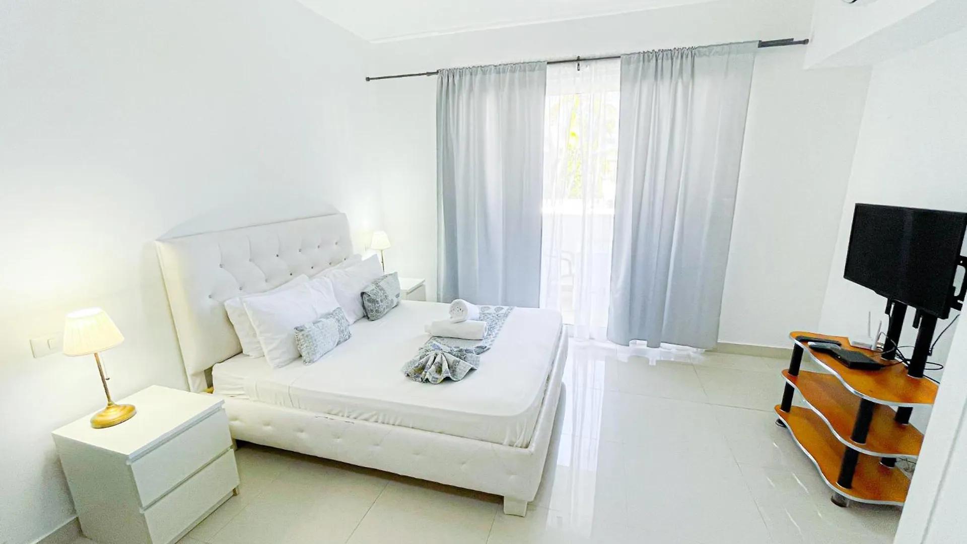 Dukassi Suites Hotel Rooms Beach Bavaro Wifi Parking Rooftop Pool & Spa Punta Cana